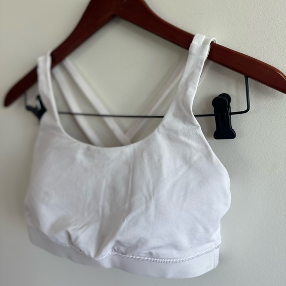 NWOT lululemon WHITE sports bra - Picture 2 of 10
